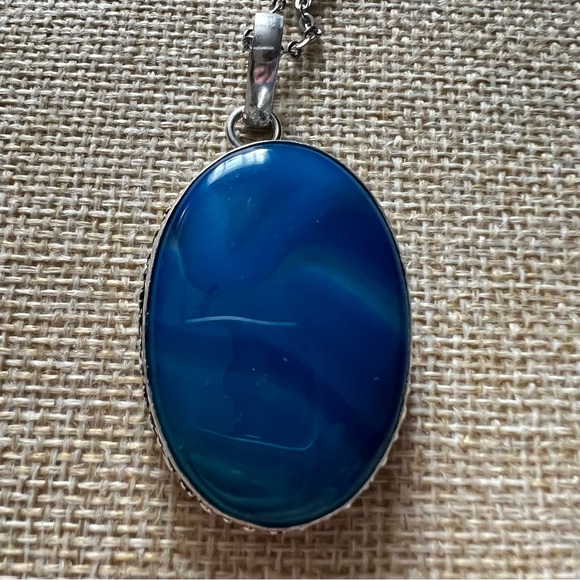 New Blue Botswana Agate Stone Silver Overlay Pendant w Decorative Bezel - Picture 3 of 6